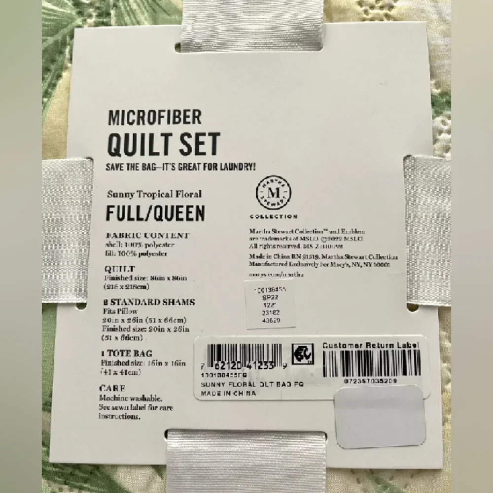 Martha Stewart 4 Piece Sunny Floral Microfiber Quilt Set with Tote NWT
